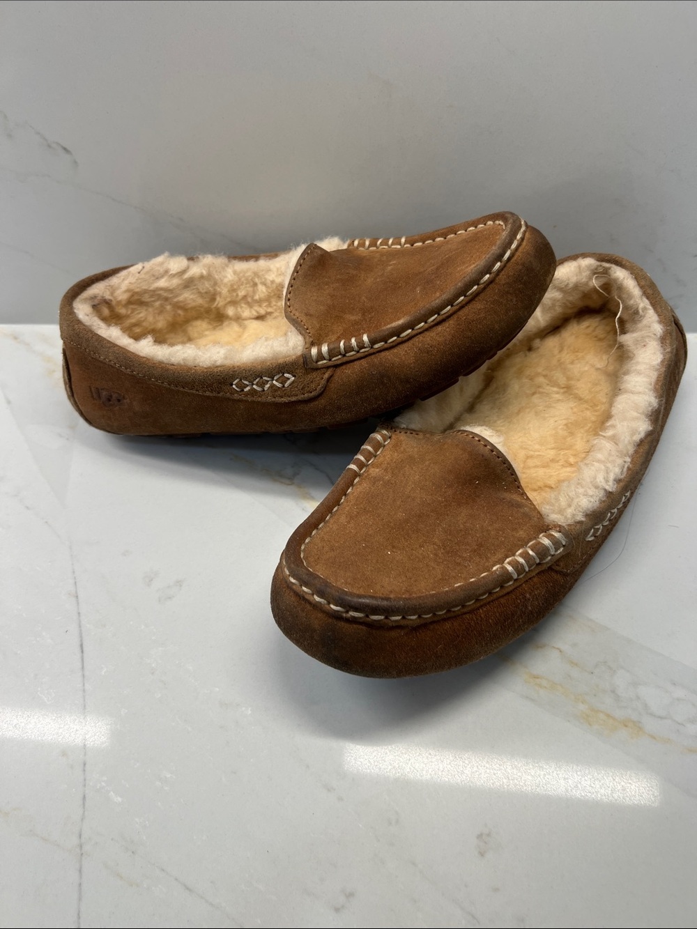 Ugg-Women’s Brown Suede Shearling-Lined Slip-On Slippers